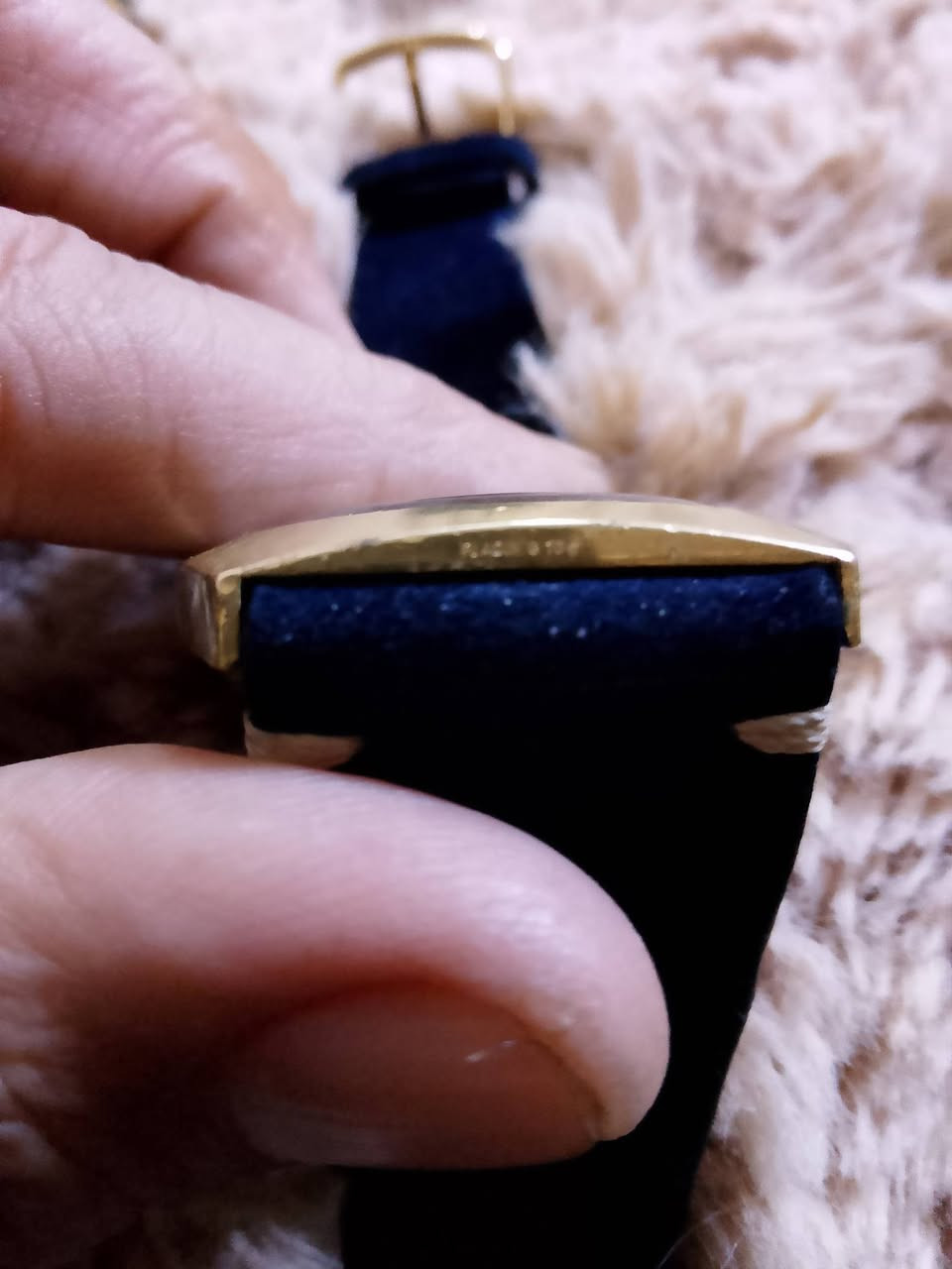 السلام عليكم..رومر اوتو ونصب.. سويسري..قطر 37 ×39.. السعر 250 الف..واتس ***********  تغليف ذهب..
