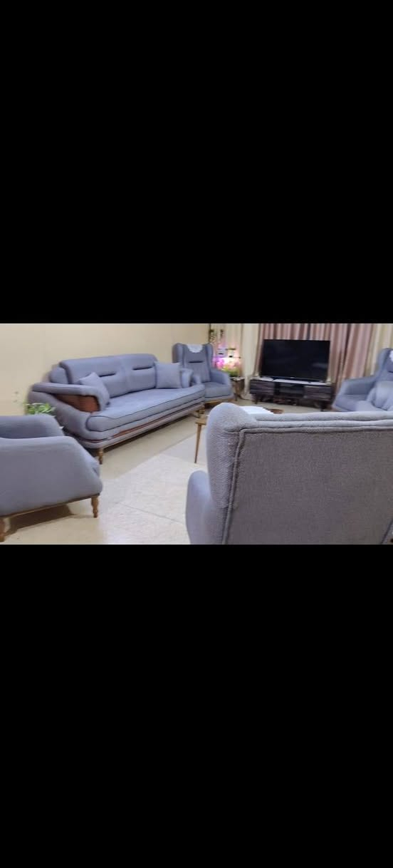 السلام عليكم اغراض بيت للبيع درجه اول 
التخم سعره مليون وربع وبي مجال بسيط
والميز ب ٦٠٠ الف وهم بي مجال 
الاستفسار على هذا الرقم واتساب 
***********

