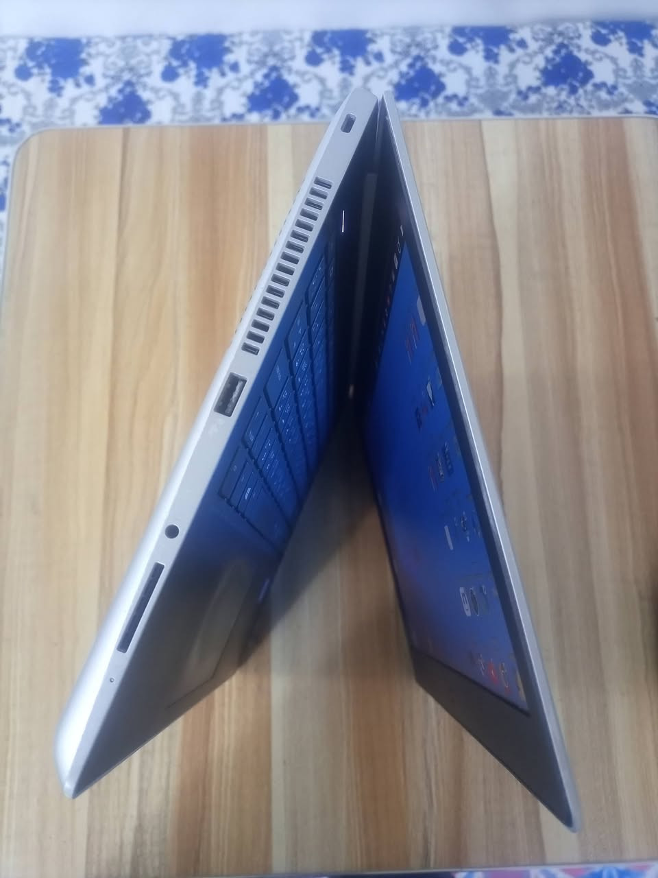 HP PROBOOK 430 G5
معالج   i5-8250U جيل ثامن 
RAM  16  GB  DDR4
كرت شاشة 8GB
هارد  SSD 256  GB قابل للزيادة
تاخذ دبل هارد
المداخل
منفذين USB
1 تايبسي للشحن والبيانات 
منفذ LAN
منفذ VGA
منفذHDMI
منفذ SD RAM
منفذ سماعة 

بصمة وجه +اصبع
***********
واتساب
بغداد البياع مقابل مدينة العاب السيدية
