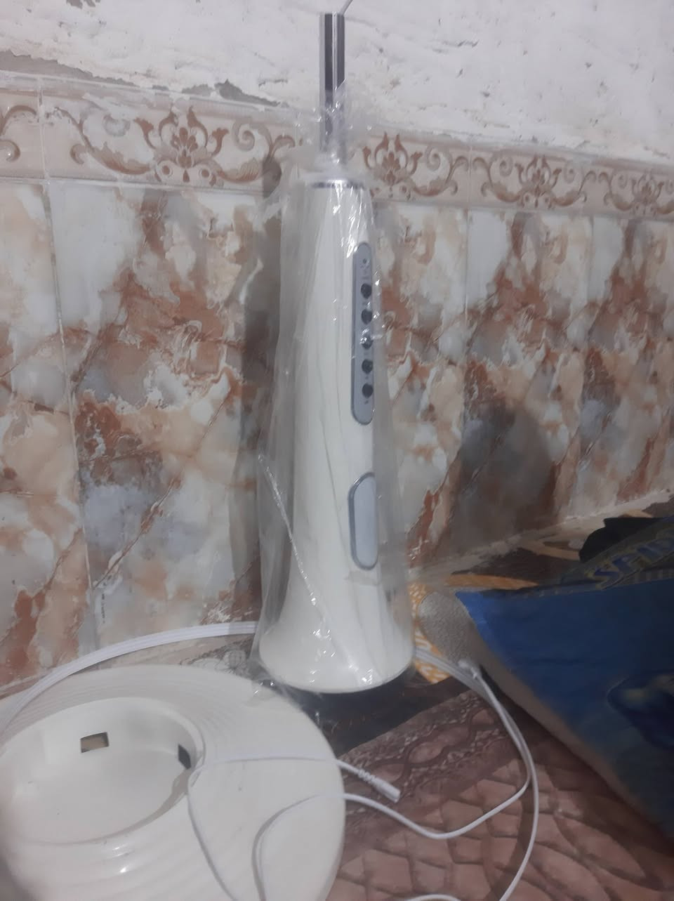 سلام عليكم مروحه شحن جديده قبل اسبوع مشتريه سعره 75 وبيه مجال رقم واتس*********** او خاص
