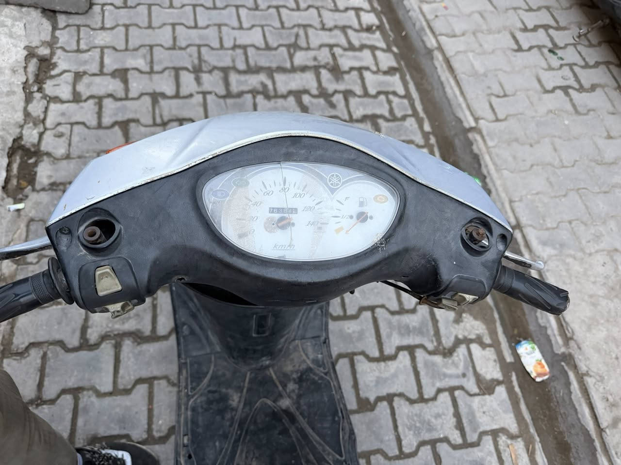 بريز لايت عالي نوزل خطين بيهى ونة اكسل كلش خفيه بدايته 
مكينه مكفوله لأ نضوح ولأ صوت ولأ دخان ناعمه كلش 
كفرات بلاديه بس البجم مبدل الاصلي موجود بس مكسور 
دبلات تايرات لوك طسه ناعمه كلش سعر 500 ألف بيهى مجال حك جيه بغداد الكريعات استفسار اكثر اتصال ☎️ ***********
