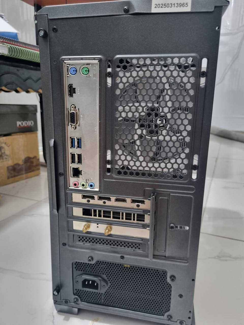 سيت اب كامل ونضيف جدا
مواصفات الكيس 

بورد             b450
المعالج         AMD ryzen 7 5700G
الرام             16GB 3200mhz DDR4
كرت الشاشة  MSI GTX 1660 SUPER OC 
هارد             M.2 CRUCIAL 1TB
المبرد            Peerless Assassin 120 SE WHITE ARGB
باو سبلاي.      Thermaltake 550 watt
كيس             GM600 مع ٦ مراوح ARGB وريمونت تحكم مربوط بالهاب جميع المراوح مع مراوح المبرد  وموجود بيه كرت وايفاي 

الكيس نضيف جدا وجديد بعدة بالنايلون وخالي من الاتربة ومابية اي عيب 
 وكل المراوح نضيفه ومبدل معجون جديد للكرت والمعالج حرارة كله جوة ال ٦٠ 

الشاشه حجم 25  تردد 165 هيرتز 

كيبورد reddragon ميكانيكي و ARGB هواي مودات

ماوس ماركة FANTACH KANATA S RGB 

سماعات محيطية ماركة REDDRAGON 

ماوس باد AGILE
 
عاكسة UPS FALCON 2000va يشغل الخاسبة ٤٠ دقيقه 

اغلب القطع مشتريها جديده وكراتين موجودة واستخدام قليل جدا 

السعر مليون و 150 الف وتوصيل موجود


**إذا كنت صاحب هذا الإعلان وتريد حذفه لأي سبب، رجاءا أرسل رسالة إلى الدعم الفني**