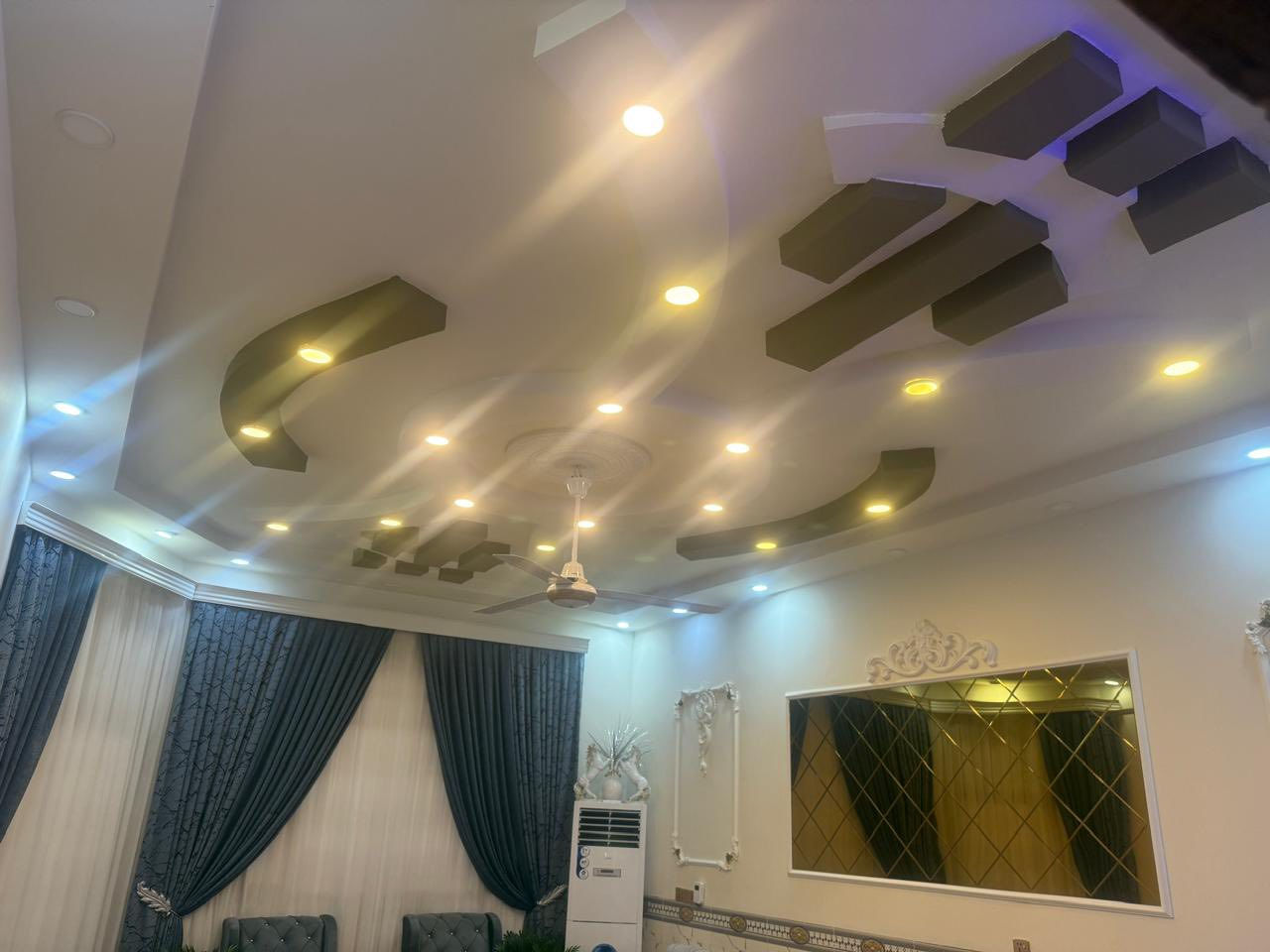 للبيع بيت حي الجامعه مساحه 200متر
4غرف نوم بيت مرتب بناء 2024قاطين فول
الاستفسار والاتصال أو مراسلة على الوتساب
***********توجد لدينه جميع العقارات
حاب تعرض عقارك راسلنه والباقي علينه
