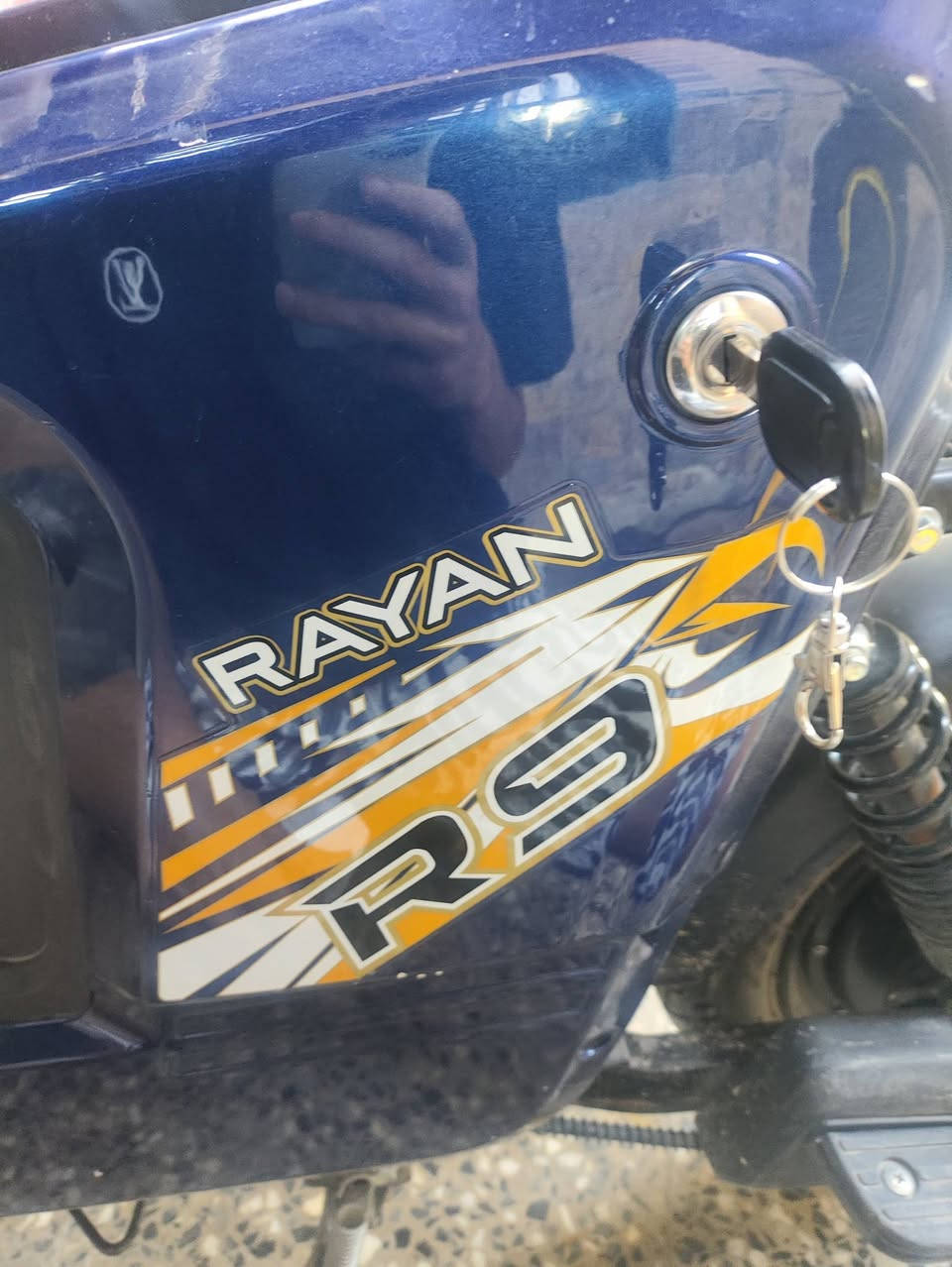 دراجة شحن RAYAN R9 ريان
اخذناها زيرو نظيفه 5 بطاريات كاربون Graphene Carbon
فولط 60 فولت 24 أمبير/ساعة (24Ah) بطارية ممتازه كاربون
تمشيك 70 توصل لل 80 KM بيها كم شخط بالكفر وضربة زغيرة بالكفر وانت تجي تشوفها وتجربها السعر «400» بيها مجال


**إذا كنت صاحب هذا الإعلان وتريد حذفه لأي سبب، رجاءا أرسل رسالة إلى الدعم الفني**