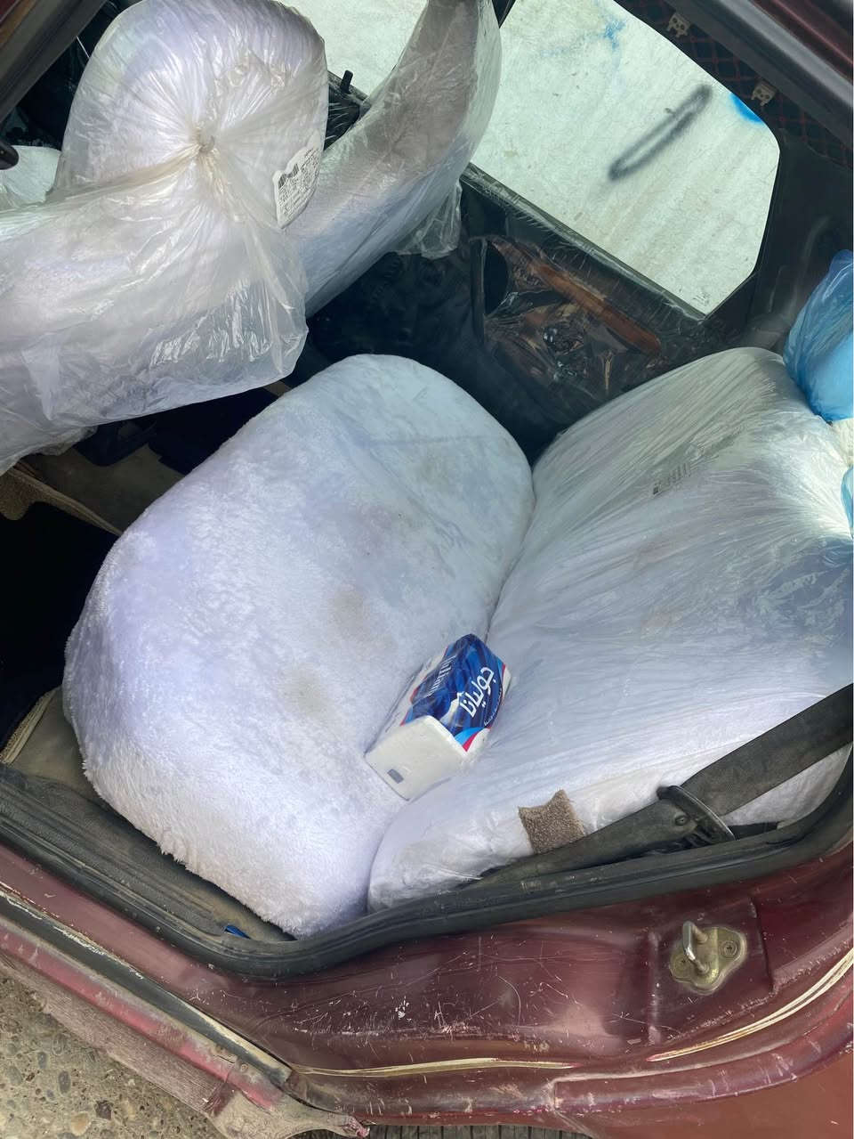 ئۆپل ڤیکترا مۆدێل 1991
تازە مەکینەی تەحمیل کراوە سەیارەکە مەزبوتە
غاز و بەنزینە
ئارم پلاستیکە سەنەوی ئەسلیە
چوار تایە و ویلی خاوئنی لەژێرە تازە تایەکان بەستراوە 
ژمارەی مۆبایل ***********
لەهەولێرم Singapore
