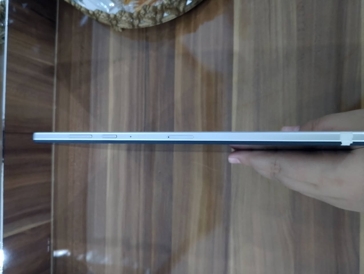 سلام عليكم عندي ايباد نوعيه Lenovo 
الذاكرة: 64 جيجابايت مع 4 جيجابايت رام.
الشاشة: كبيرة بمقاس 10.1 بوصة (واضحة بدقة FHD).

الأداء: معالج ثماني النواة (ممتاز للدراسة، التصفح، واليوتيوب).

البطارية: 5000 مللي أمبير

المميزات: سماعات ستيريو قوية وجسم نحيف.


**إذا كنت صاحب هذا الإعلان وتريد حذفه لأي سبب، رجاءا أرسل رسالة إلى الدعم الفني**