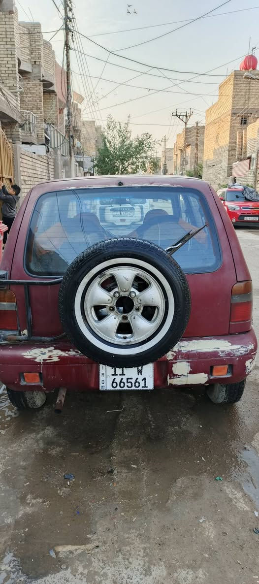 السلام عليكم ورحمه الله وبركاته عندي كيا سبورتج موديل 1994 رقم جديد مسطره رقم بغداد مميز  مكينه جديده حاويه كير عادي خير من الله   السعر 30 ورقه وبيها مجال العنوان بغداد حي اور رقم الهاتف***********
