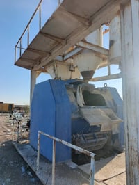 مكسر لبيع استفسار عله هذا رقم 07832802428