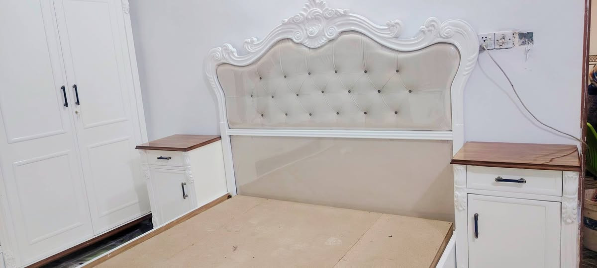 رمضان كريم عليكم متابعينا الكرام من معمل ومعرض الشمري للاثاث 
تم تسليم طلبيه لأحد زبائننا الكرام  بهذا الشكل والتصميم وحسب طلبه غرفه ٦ ابواب تزكام

تفاصيل العمل.

بدايه الصبغ لان اهم مرحله في العمل حراراي سيارات ضمان بأيادي المبدعين  عباس احمد  امير كاظم 

الوجه  MDF خام  ٧ ملم

الداخل صاج طبيعي ٥ ملم

السقف والقاعده بلوك

الضهر جرجوبه شد براغي

الرجل تكون لوكنز مرتفعه عن الارض 

عمل الغرفه كله من الزان المصري الثقيل

مستعدون لتجهيز وتصميم جميع الموديلات

*********** سجاد 

*********** سجاد
