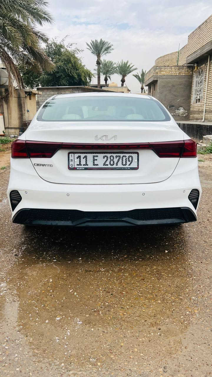 كيا سيراتو 2024 مكفولة من الصبغ والبارد واي طخة ما بيها ماشية 62كم محرك 2000
السعر 177
العنوان بغداد التاجي 
***********
