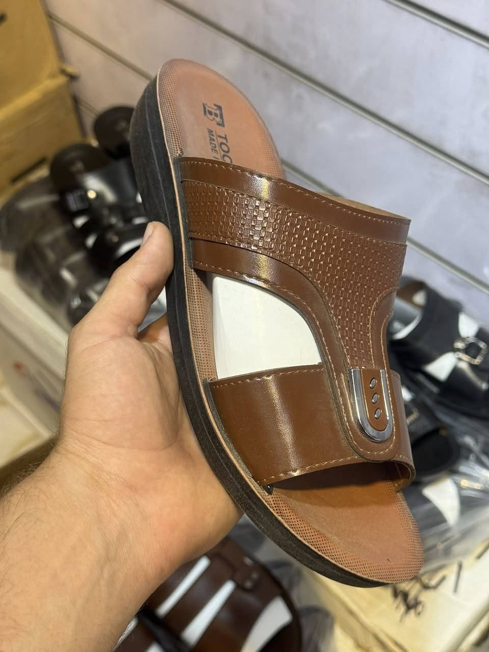 شحاطات رجالي صيني ( كيس)
خشن 42_47 

سعر الدرزن 54 الف 

اقل طلب درزنين 👋

للحجز 
***********
