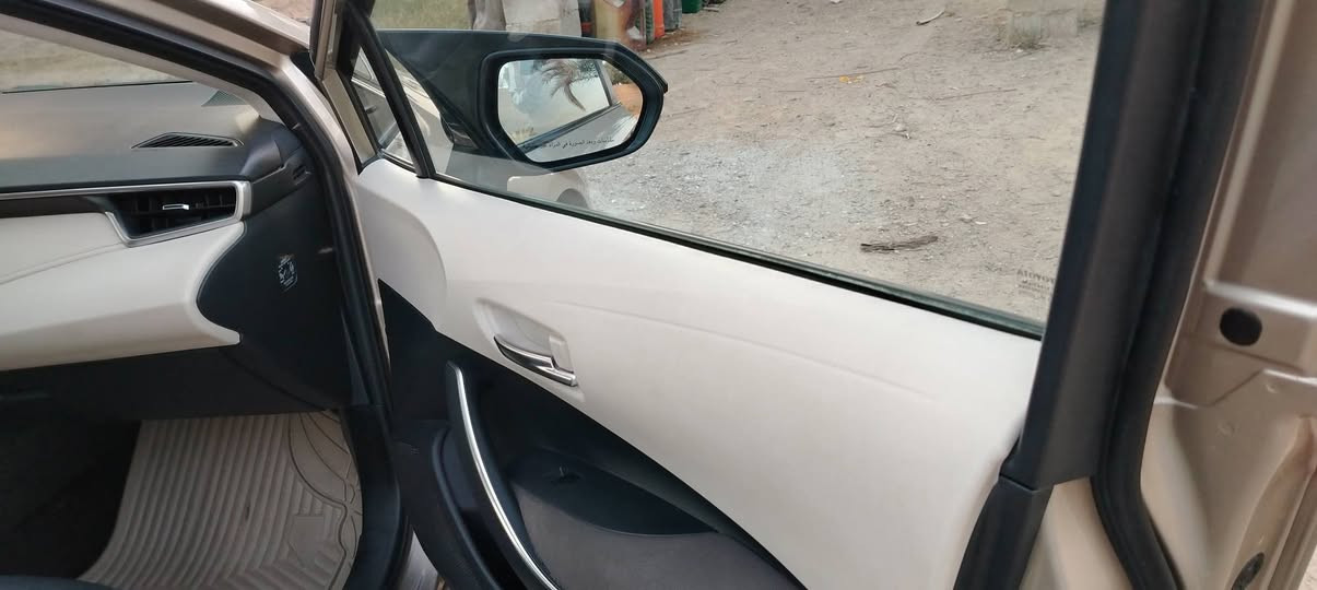 السلام عليكم للبيع كورولا 2021 وارد خليجي ماشيه 82 بيها طخه بالبنيد مضحه بالصور باقيه مقفول فول عادل فتحه مكان السياره الانبار سعر 155  ، ***********
