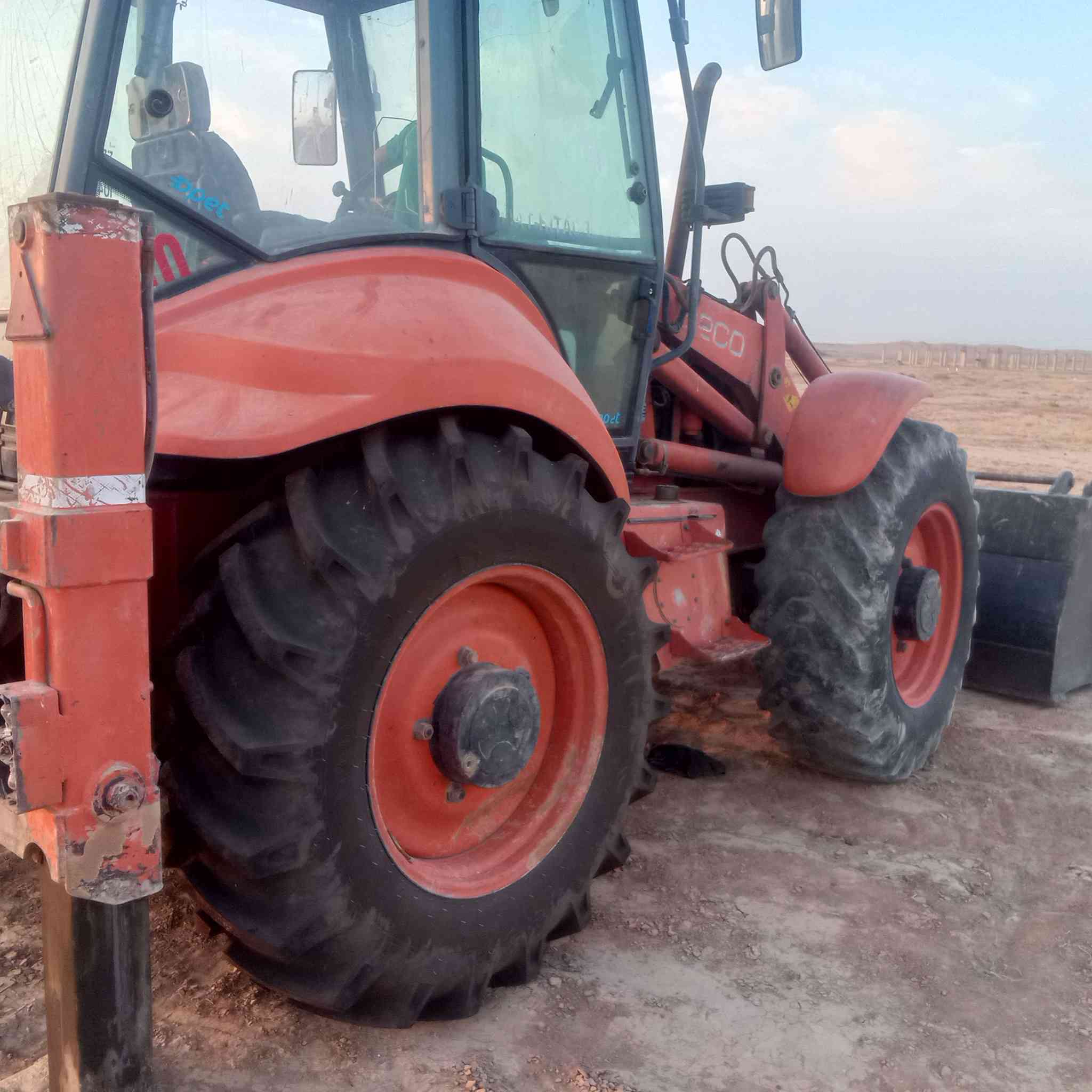 للبيع حفاره جي سي بي موديل 2003 رقم دهوك سويتها تنتهي 2030 مكان الحفاره ديالى منصورين الجبل تفاصيل اكثر اتصل..***********
