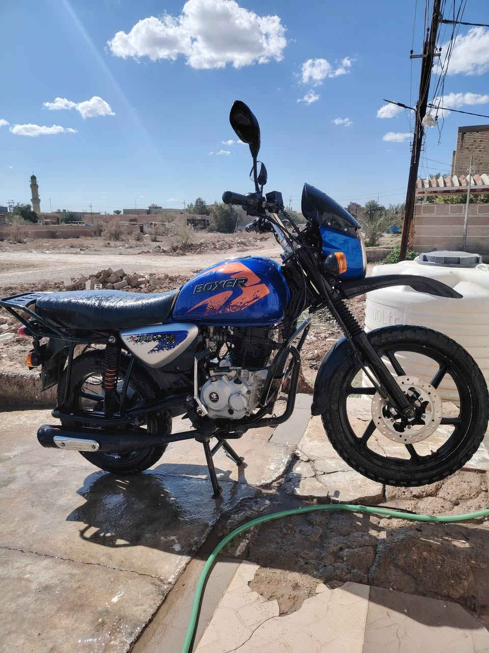 سلام عليكم بوكسر جبلي للبيع اوراق ضايعات موديل ٢١ *********** محرك بلاد لا تبخير لا تنقيص محرك وضع شركه دراجه كفاله عامه
