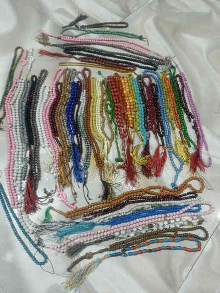 مجموعة مسابح نايلون وزجاج سعر القطعة مفرد القطعة بلف واذا شلع ب٢٥  عددهم ٤٩ سبحة الي يريدهم يجي خاص اويتصل ***********
