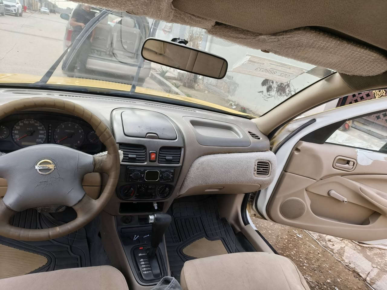 نيسان ياباني 2009 رقم انكليزي 

بأسمنه السيارة تحويل ثاني يوم 

مكينه كير حداديه مكفوول وجديد 

تبريد شغال ثلج

تخم تاير جديد 

مشط ستيرن جديد 

دواخل نضيفة وحلوة 

صبغة جديدة درجة اولى

السعر 68 وبيها مجال بسيط 

*********** / غير متواجد على الفيس
