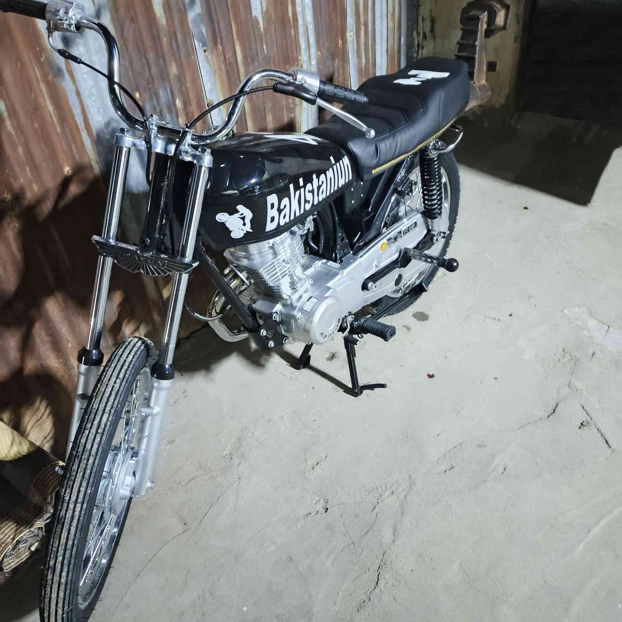 دراجه للبيع مكينه رابيدو السعر 750 وبيه مجال المكان حي الوحده الا تصال على الرقم 
***********
