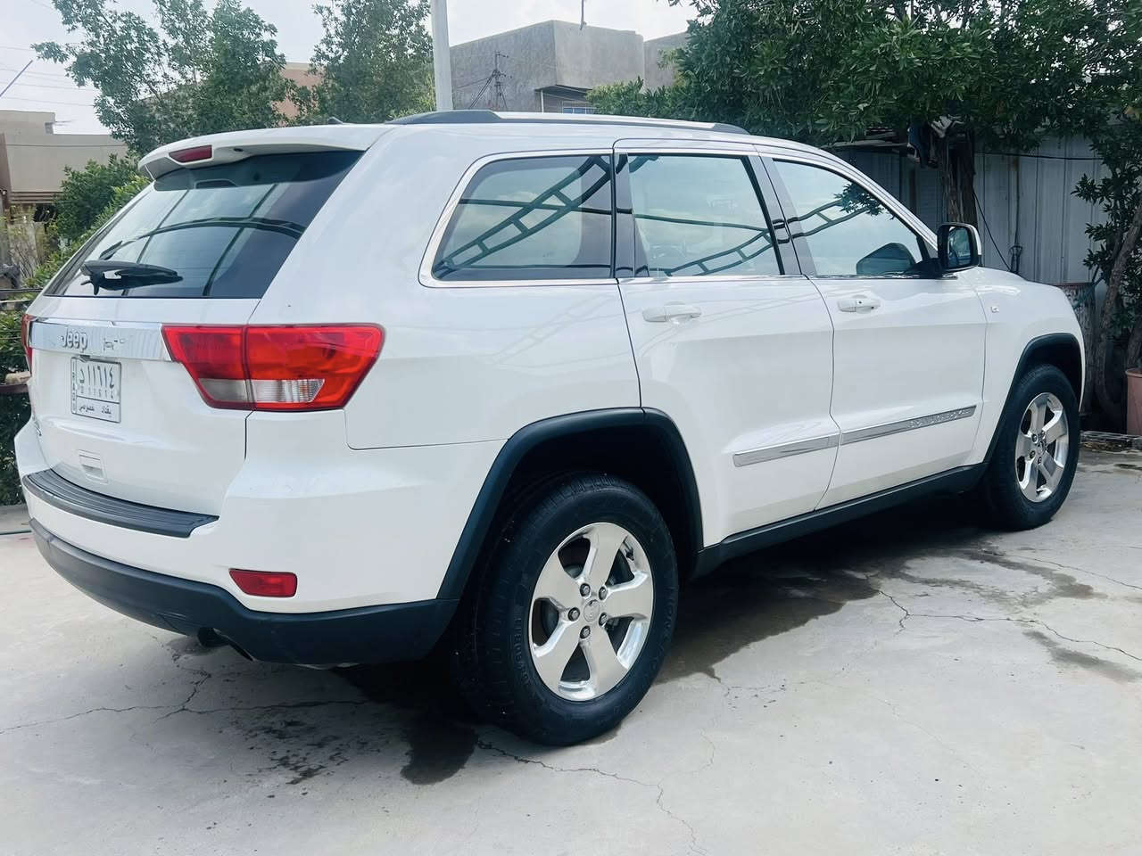 للبيع جيب خليجي مكفوله كفاله عامه جديده السياره جهازه من كولشي موديل 2012 رقم بغداد مكينه 3600 فول مواصفات  م ***********
