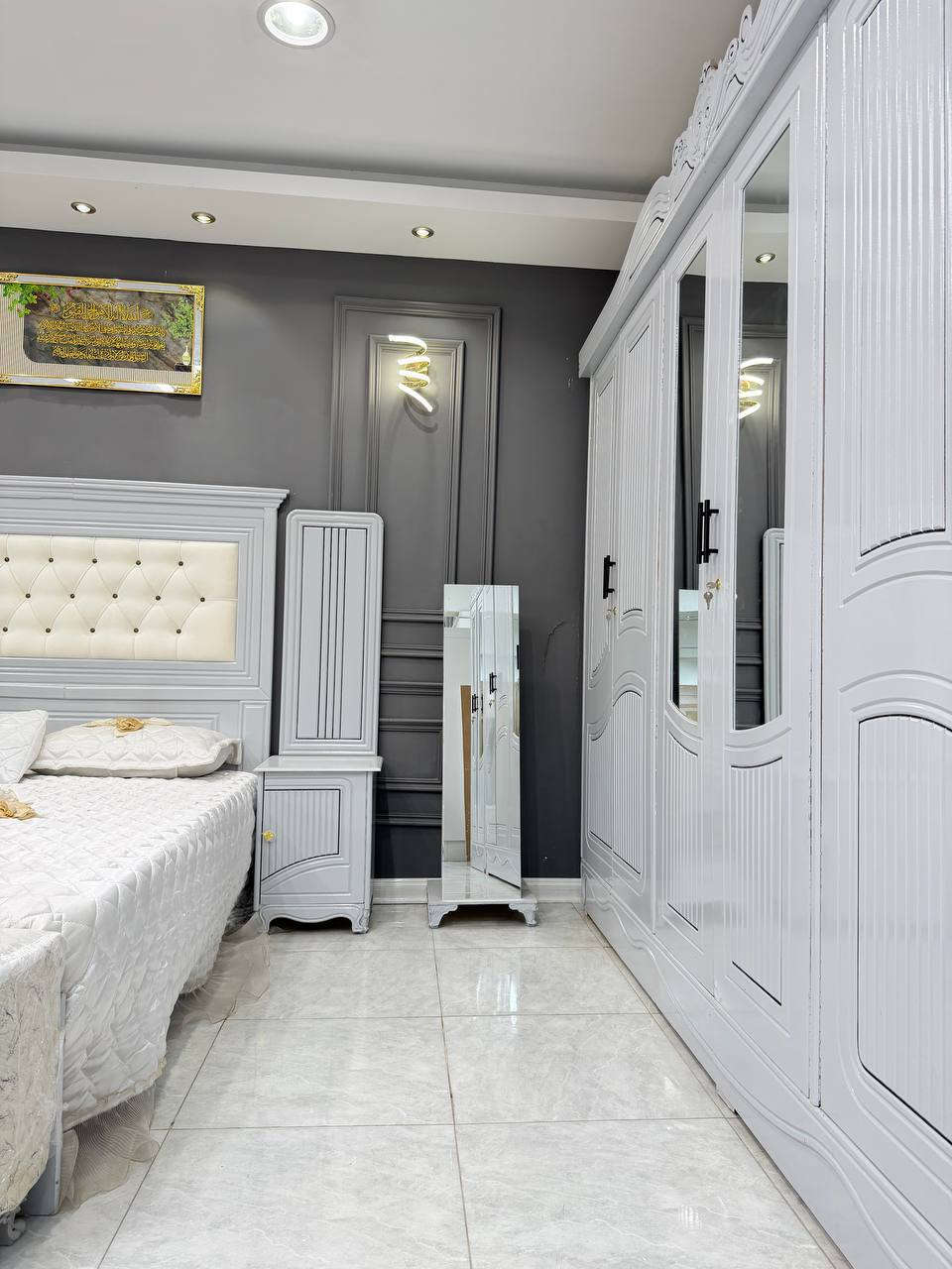 السعر // مليون فقط 😍
🔅تفاصيل الغرفة المرمري  ....

 خارج ٤ملم ام دي اف 🔺
وداخل صاج ٣ملم 
صبغ حراري  درجة اولى 

عدد القطع  ٧ قطع 😍
🔺1 //جرباية  قياس  ١٦٠ × ٢٠٠ 
🔺//ميز جانبي ايسر قياس ٥٠
🔺2// وميز  جانبي  قياس ٥٠
🔺3// زاوية ارتفاع مترين عرض ٨٠
🔺4// وميز بلازمه  
🔺5//وميز مراية ارتفاع مترين عرض ١٢٠
🔺6// وكنتور ٦ باب  ارتفاع مترين و١٥ طول ٣ متر و١٥

القطعه الثامنة حسب الطلب شازلون
سعرها ٥٠ الف ❤️

(توصيل مجاني مركز بغداد )
التوصيل يشمل الشد مجاني 🔥
(اطراف ٥٠)
باقي المحافضات حسب البعد
شازلون سعرها ٥٠ الف
شازلون مخزن ٧٥ الف


**إذا كنت صاحب هذا الإعلان وتريد حذفه لأي سبب، رجاءا أرسل رسالة إلى الدعم الفني**