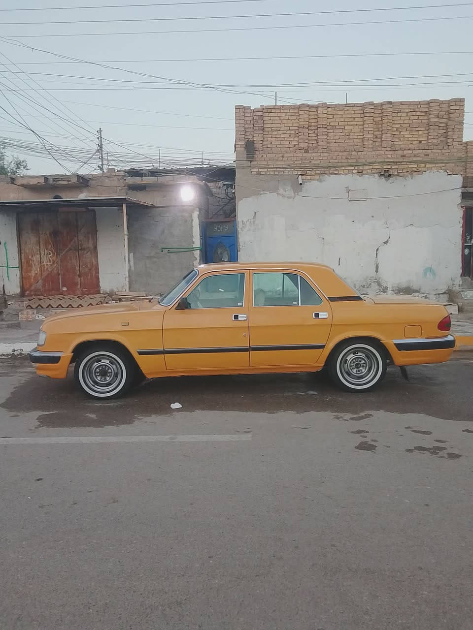 سياره للبيع مكينه ثنين ونص محوره سيدان وسعر مناسب ***********
