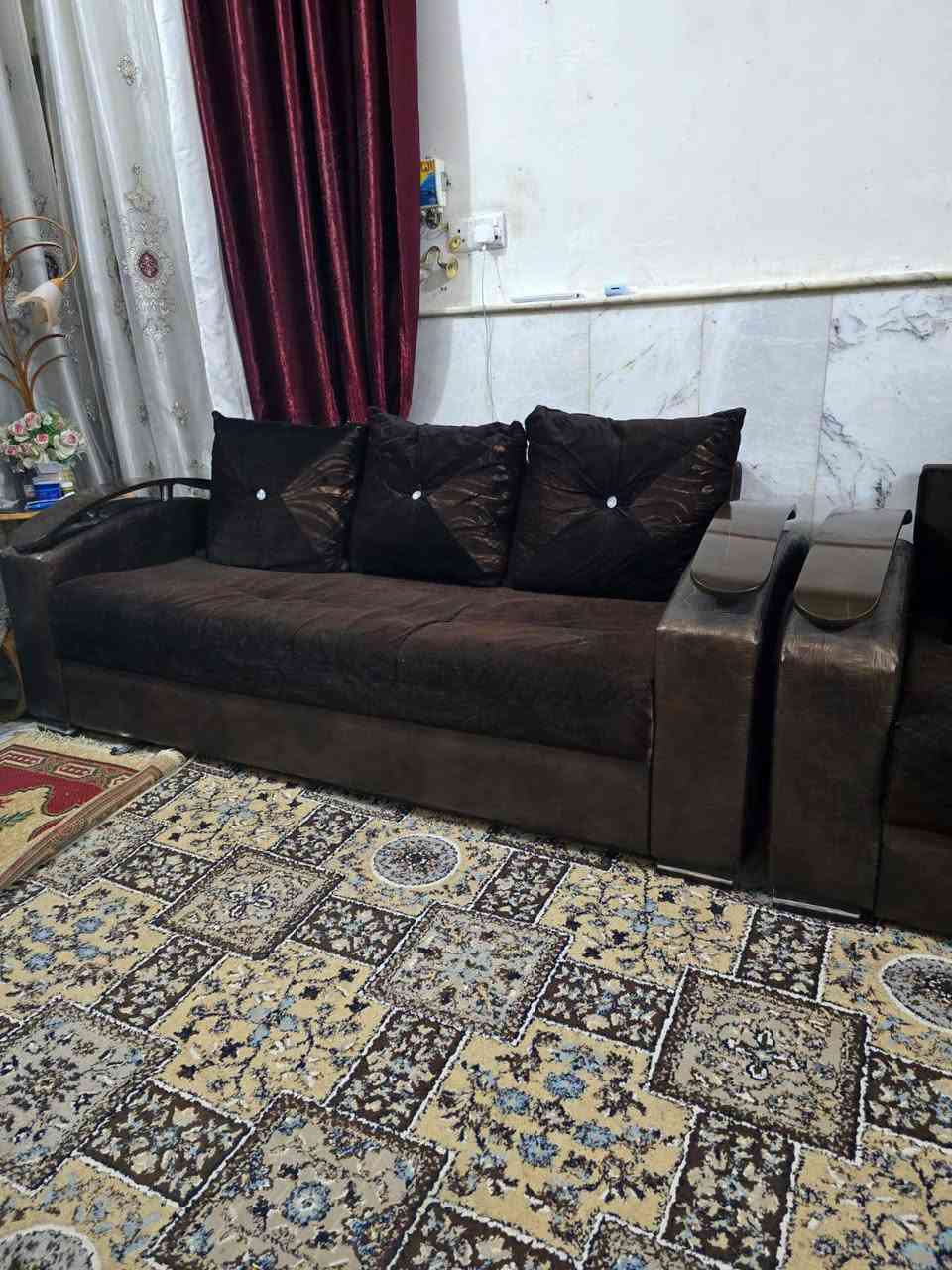 تخم قنفات للبيع
نظيف جدا استعمال قليل السعر 200 الف 
مكاني حلة ..نادر 3
للاتصال ***********
