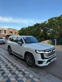 ✨ للبيع | Toyota Land Cruiser VX S Limited موديل 2025 ✨ مرقمة بغداد تح...