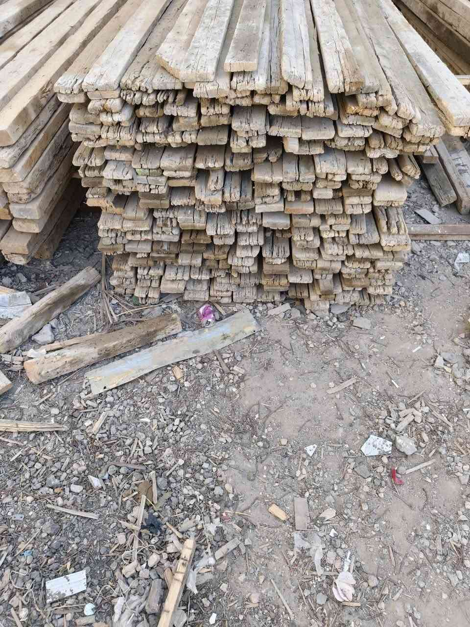 خشب اللبيع ١٥٠ الوحه كلهن ٤٠٠ الف المكان كربلاء ***********
