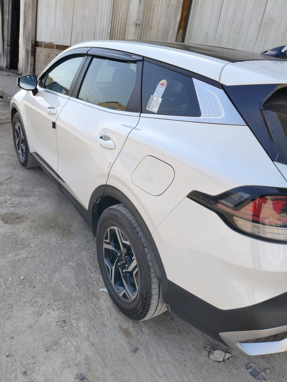 السلام عليكم رمضان كريم
للبيع سبورتج موديل 24 وارد كوري
 غاز بلاد دخول جديد حره بسمي بدون رقم تترقم جميع المحافضات مكفوله كفاله عامه ماشيه 12 فول مواصفات للاخير عد البنراما مايحتاج اذكر المواصفات معروفه وموضحه بلصور السعر 205 وبيه مجال قليل مكان السياره ناصريه مركز المدينه للاستفسار الاتصال او 

واتساب ***********
