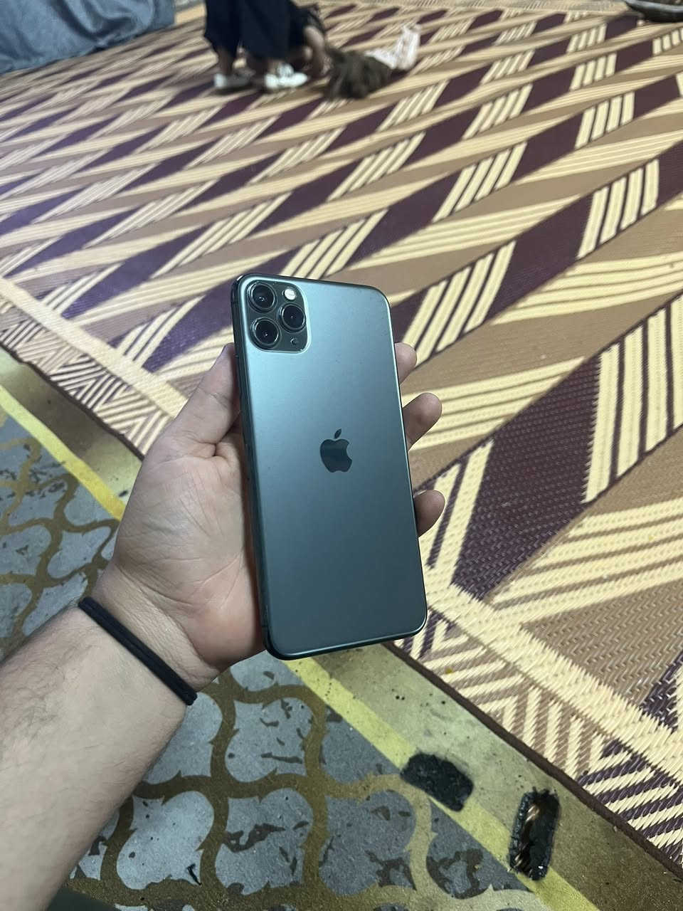 سلام عليكم
11 برو ماكس 
ذاكره 256 بطاريه100 مستبدل
الون الزيتوني كله شغال 
فيس ايدي  متوقف
سيمكرت✅واي فاي✅كامرات ✅
اتصال فقط سبيكر سماعه الاتصال تشكل
تجي تفحص ع راحتك 
الباقي مكفول مابي عطل 
شحن تكنيك فرمته مابي شي 
شاشه 3 خيارات مستبدل 
السعر 200 وبي مجال مكاني بغداد مدينه الصدر 
راسل واتساب وتدلل *********** متواجد واتساب 24 ساعه شعندك مراوي نزل

