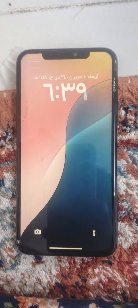 ايفون 11 برو ماكس شرق اوسط ذاكره 256 بطاريه 72 مبدله وكاله وشاشه مبدله سعر 190 ***********
