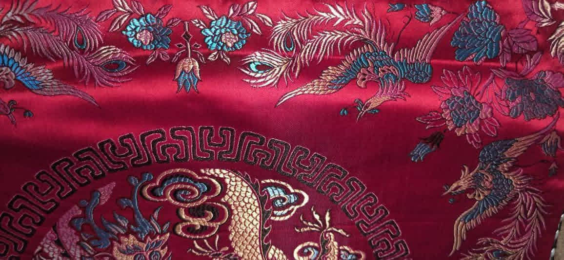لهواة الأجواء الاسيويه 😎☝️
🐉 كوشنز شينواه تنانين DRAGONS CUSHION 🐉
حاجه كده مميزه و تصميم أسيوي مختلف و مميز و باللون الأحمر
بتصميم للتنانين و طيور الفينكس الاسطوريه ✌️
و مفعمه بألوان قمه في الجمال و اللمعان 
بخامه من الستان الناعمه و المطرزه بالحرير الطبيعي 

من الاصدارات القديمه الاصليه 👌
و بمقاس 44*44 سم تقريبا (سوسته) بورسعيد, مصر


**إذا كنت صاحب هذا الإعلان وتريد حذفه لأي سبب، رجاءا أرسل رسالة إلى الدعم الفني**