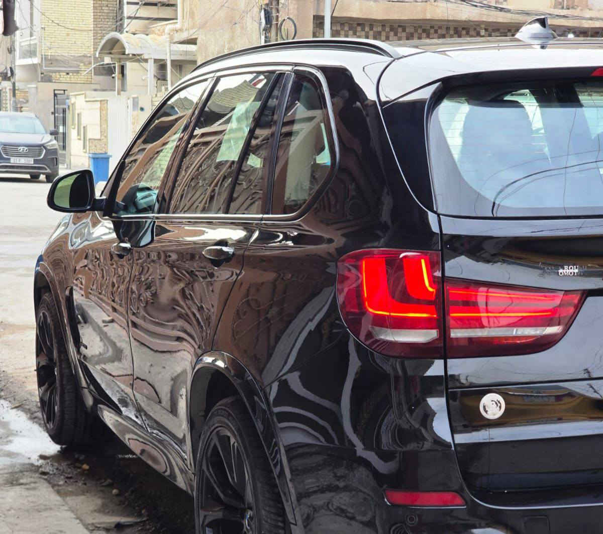 بي ام دبليو X5 موديل 2014 وكالة عروش رقم أربيل فول مواصفات
الممشى 152 ألف كم
محرك 6 سلندر توين بور تيربو
عليها برمجة Stage 1

🟪 السعر  :: الطلب في التعليقات ويوصلك مباشرة ✍️ 📩

المواصفات
حساسات أمامي وخلفي تفاعلية
جنطة شفط كهرباء
كامرة خلفية
مرايات شفط وقلاب مع إشارات بالمرايات
كشنات جلد كهرباء مع خزن
داخل قرميدي
لايتات أدابتف داينمك متحركة
عليها كت M
مناطق تبريد تقريباً 3 مناطق
بانوراما
تبريد مقاعد قطعتين

ملاحظات
صبغ دعاميات مال تحديث
بالجنطة يم الرقم صبغ كد شبر

رقم أربيل باسمي
السنوية لحد 2030

رقم صاحب السيارة
***********
