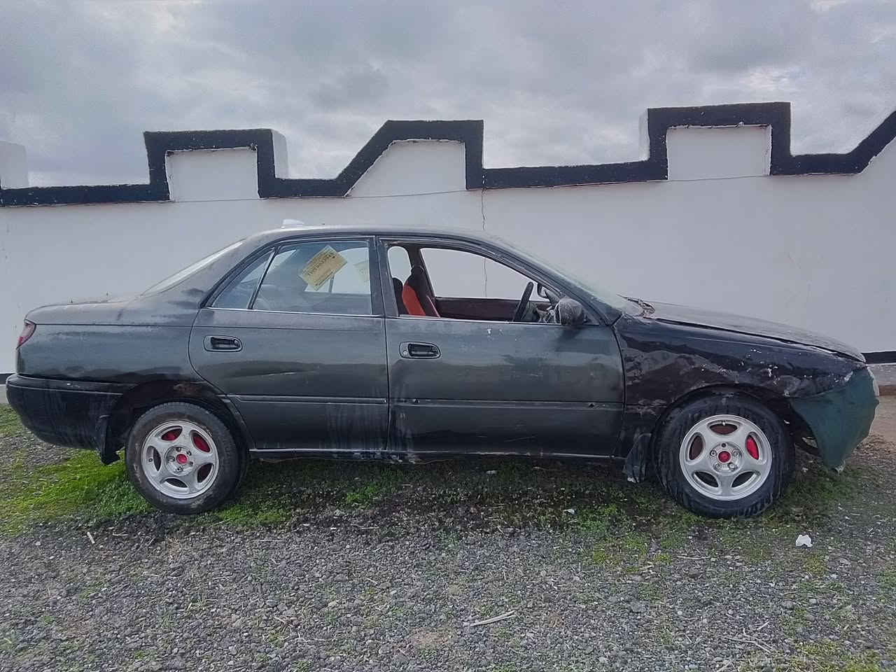 السلام عليكم للبيع  كارينا موديل 93  مسجله وبيها سنويه بس راعيها ماندلو اكفلها عشاير .كير محرك حيل زينات  نشاط فول فقط يعوزها دعاميه اماميه  لان بيه كسر والباقي شوف العين السعر 12 وبيها مجال الاستفسار الاتصال على رقم ***********
