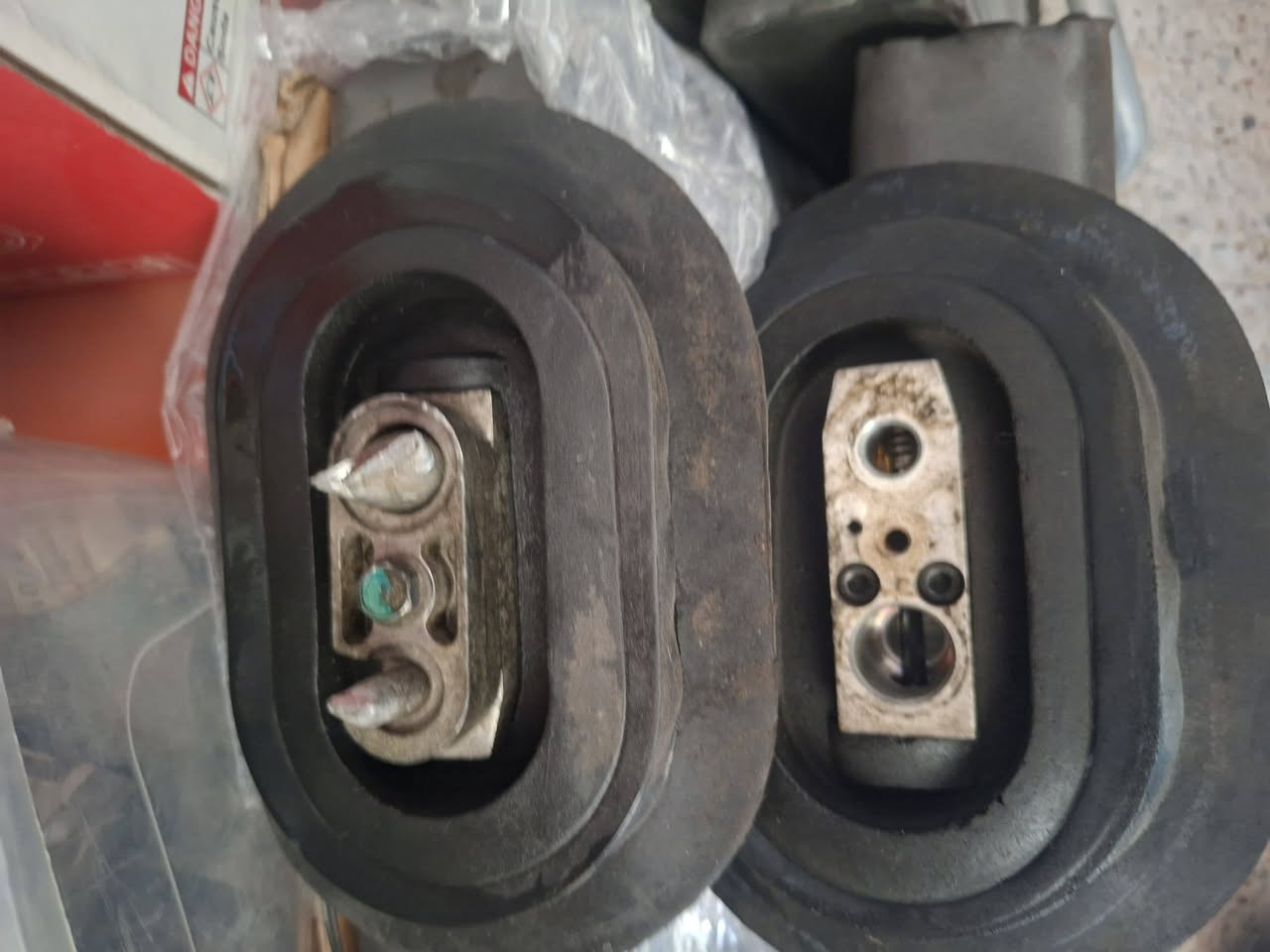 سلام عليكم اخوان وصلني فريز نيسان سني اصلي فتح من الكصه الكوري والياباني وسعر اهم شي ١٤٠ وعدي توصيل كل المحافظات ولستفسار واتساب *********** 📞📞🚘🚘
