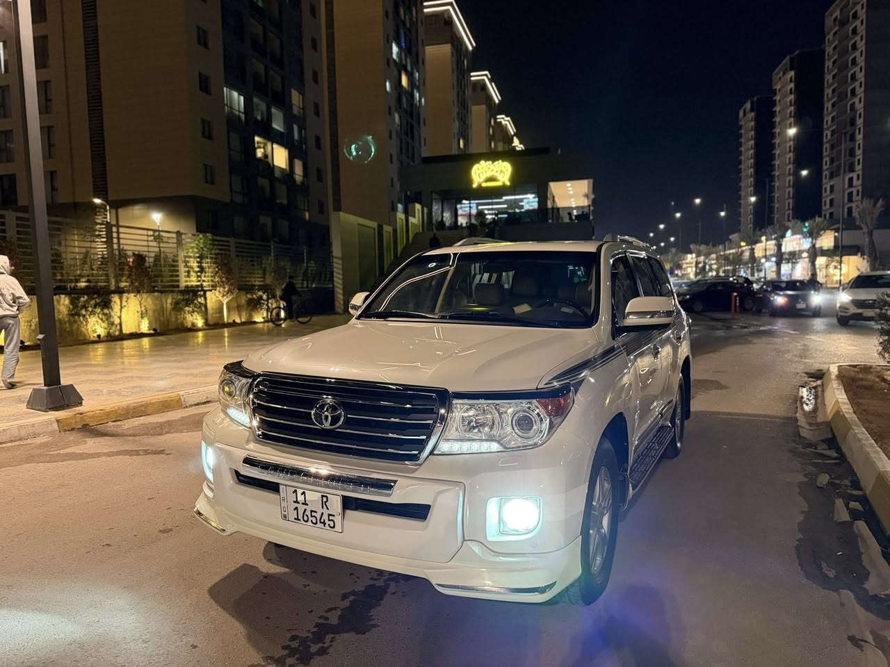 لاندكروز موديل2013 بريم اصل مكفوله رقم بغداد بسمي  ماشيه125الف مكان السياره بغداد*********** السعر 355
