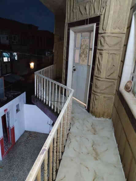 بيت للبيع ام الكرفس  قريب عن الشارع الرئيسي المساحه 150م السعر 165مليون للستفسار الاتصال عل الرقم ***********
