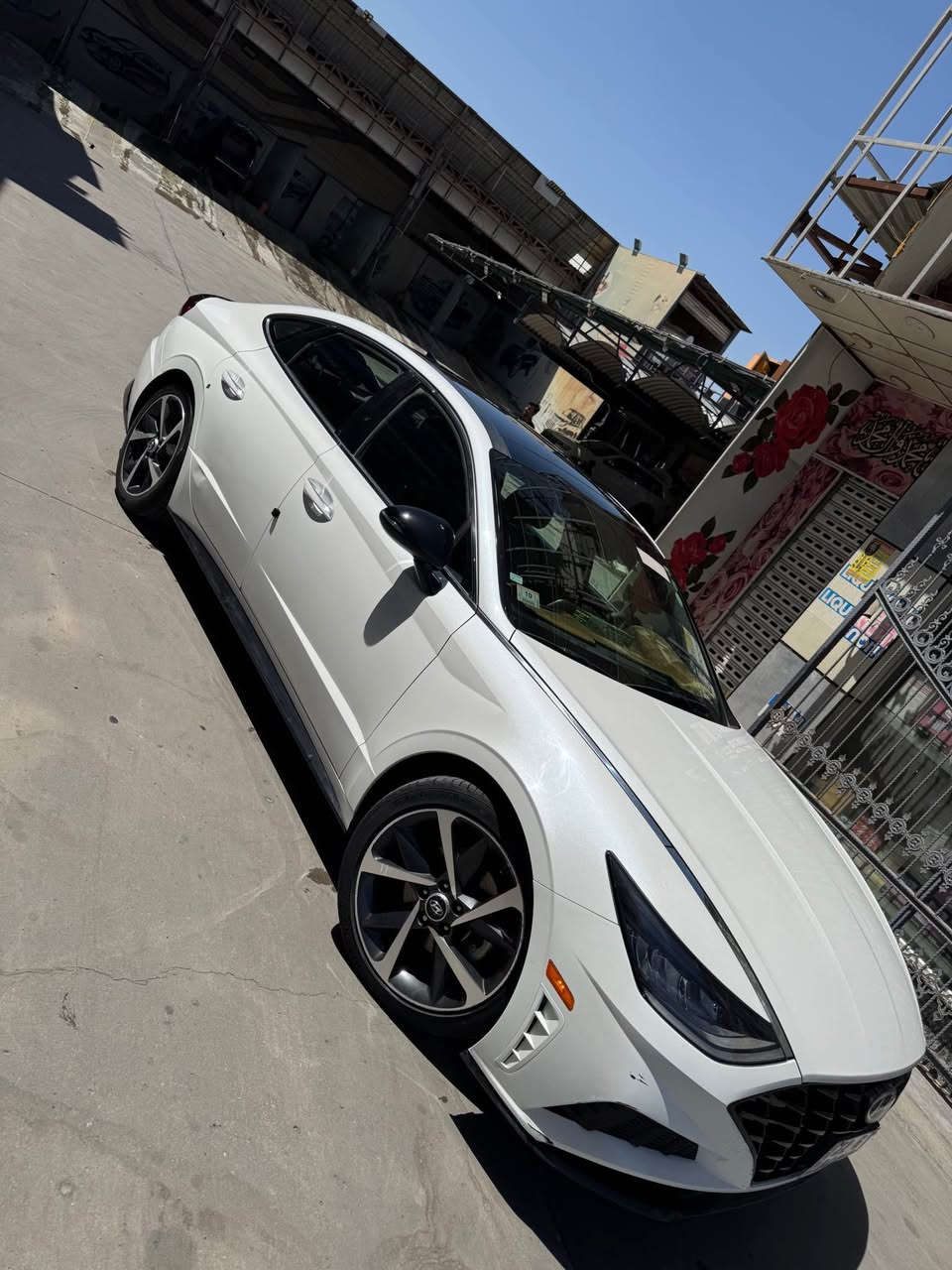 سلام عليكم
سوناتا موديل 2022 
وارد امريكي بدون ضربه وغرق 
فول مواصفات بنوراما _ تحكمات ستيرن _ بصمه _تشغيل عن بعد _ تبريد قطعتين _كشنات جلد _تدفئه بالكشنات _شفتات ستيرن حساسات خلفيه _رادار امامي 
محرك 1.6 تيربو بديهه الخارجي نضيف ودواخلهه جديده 
صور الحادث منشوره هم 
رقم اربيل باسمي 
سعر 190 
رقم الهاتف 
*********** 
*********** البصرة, العراق
