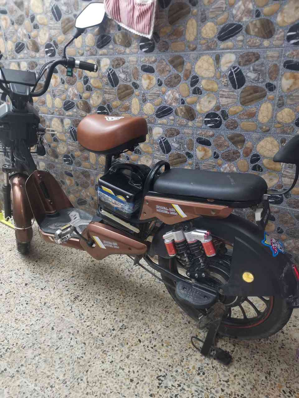 السلام عليكم ماطور شحن للبيع باتريات ٤ جدا ماطور كله شغال موديل 24 سعر 250 وبي مجال


**إذا كنت صاحب هذا الإعلان وتريد حذفه لأي سبب، رجاءا أرسل رسالة إلى الدعم الفني**