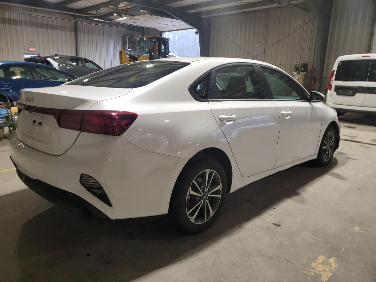 كيا فورتي موديل 2024 بدون ايرباك ماشية 14 الف محرك 2000 دوش الحادث موضح بل صور جاملغ فقط 🇯🇴السيارة حاليا نازلة في عمان المنطقة الحرة على وضعها المواصفات نص فول شاشة رادار امامي توقف ذاتي رادار جانبي بل مري تحديد مسار اشاير بل مري تحكمات المواصفات العادية - ملاحضة - السيارة حاليا في الأردن عمان المنطقة الحرة على وضعها تريد مطروح ب عمان ترهم تريد واصل بغداد حرة ترهم وتدخل على كتاب الشهداء هم ترهم تدخل ب أسم المشتري - *********** - مكاني بغداد
