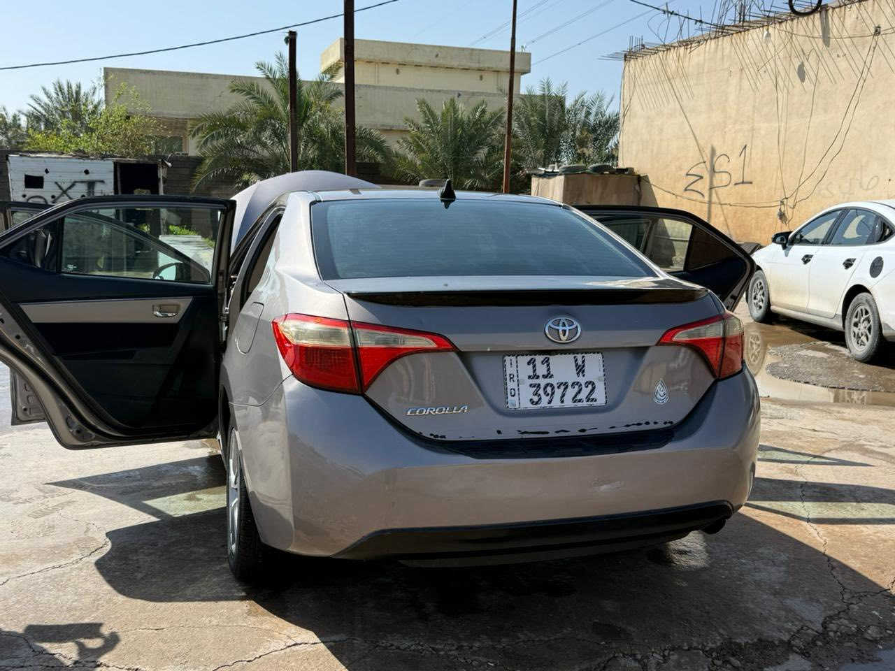 السلام عليكم 
كورلا وارد امريكي 2015 السيارة مواصفات LE رقم بغداد بأسمي صدر جديد بلكات ومجاول ونوزلات جديد كير ومكينه خير من الله حادثها جاملغ خلفي ايمن وصندوق وجاملغ امامي ايمن وصبغ جاملغ خلفي ايسر وبنيد صور الحادث مرفق بلصور السعر 110 وبيها مجال مكاني بغداد بلديات ***********
