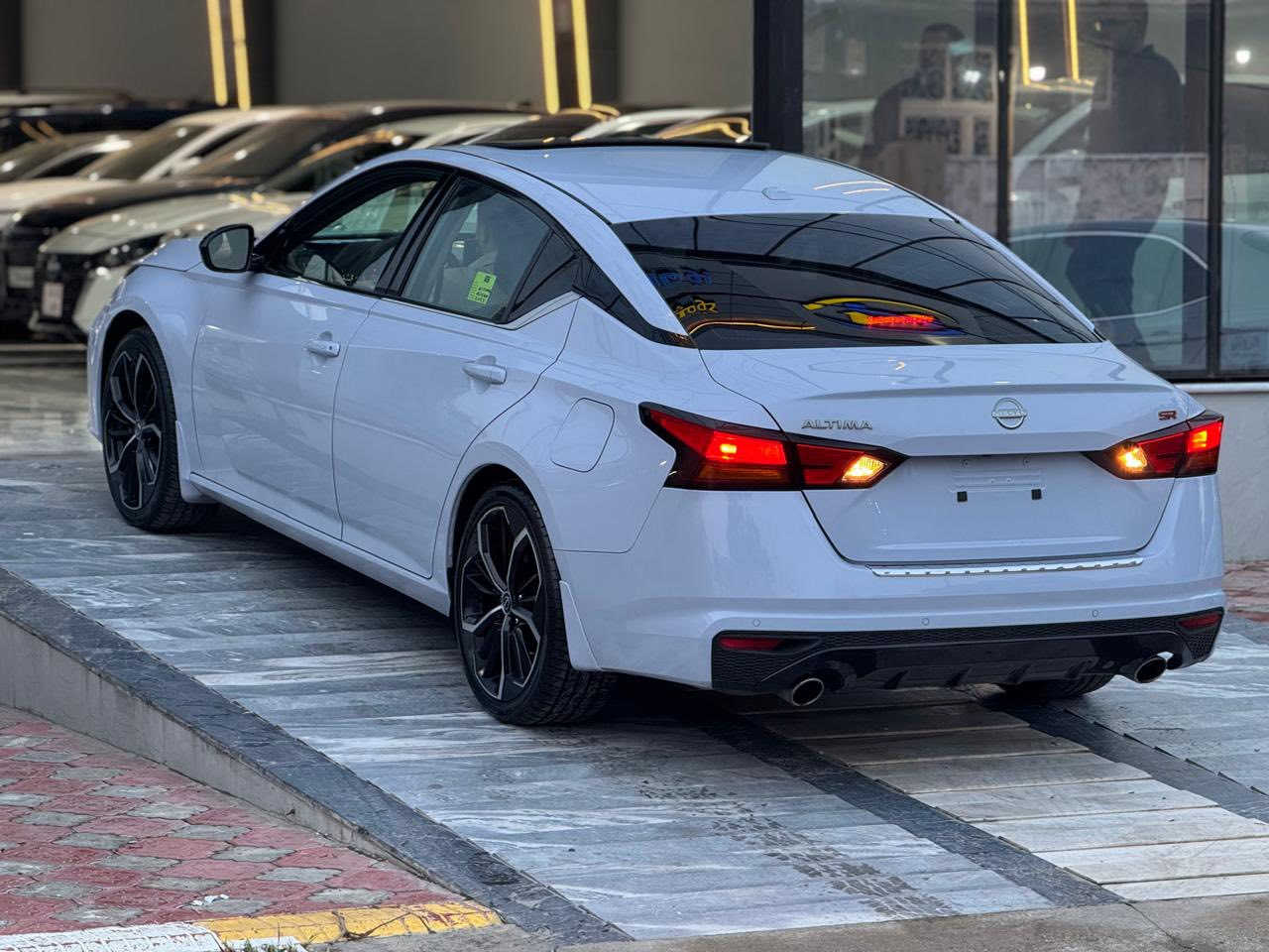 للبيع او مراوس
نيسان التيما  موديل 2023 

(1)لون سموك  المميز
(2)كفالة بدون ضرر 
(3)فول 1/1 SR+Plus 

المواصفات 
تحكمات ستيرن 
جهتين شاشة ترحيب 
بصمة تشغيل 
بصمة ابواب 
شاشه كبيره 
نظام خرائط GPS
نظام بوصله 
شاحن لاسلكي (واير لس)
شفتات ستيرن 
رادارات 360°
رادار خلفي (وقوف ذاتي ) 
رادار امامي 
رادار جانبي
كشنات جلد
كشنات كهربائي
كشنات تدفئه 
تشغيل عن بعد
سلايد روف (فتحة سقف)
ويل حجم 19 كروم 
لدات امامي و خلفي 
كامره خلفيه 
حساس خلفي  
السيارة بدون  ضرر بدون صبغ بدون فتح وبدون ايرباك  السونار وصور الضرر بالمنشور
رقم فحص تترقم جميع المحافظات الشمالية

العنوان ديالى خانقين 
السعر 188 ورقه 

للاستفسار   ***********
