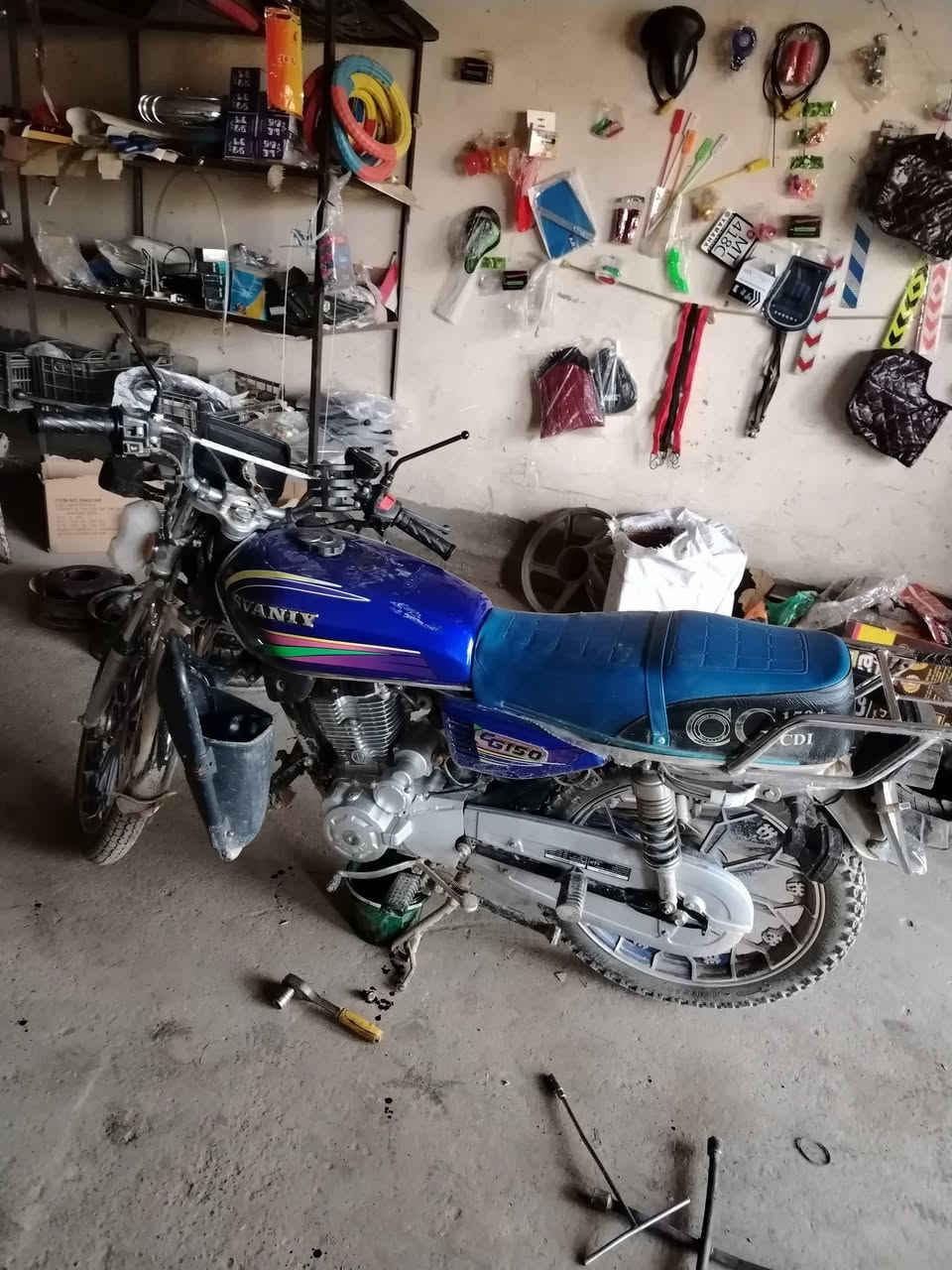 السلام عليكم موطور سافان 24 يعوزو بس جوزه ما مفتوح سعرو600 وبي مجال رقمي ***********
