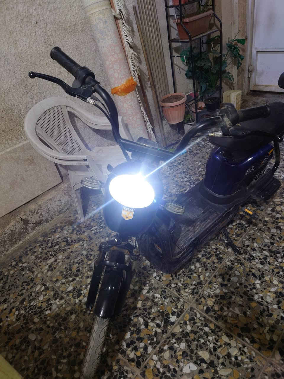 السلام عليكم دراجه للبيع 4 نمر بطاريات جدد تايرات جدد مستعجل ع للبيع ب 175 مكاني حي الجهاد  ***********
