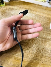 ساعه ابل سيريس 4 حجم 44   بطاريه 85   نضيفه الساعه فقط شوي شخوط بل شاش...