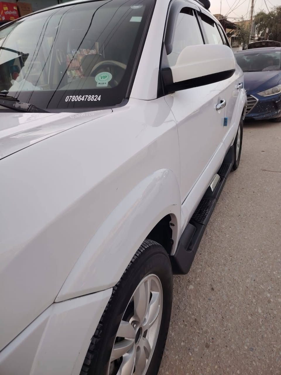 السلام عليكم 
مكلف بالنشر 
توسان 2009 خليجي رقم اربيل دولي سنوية جديدة 
- مكينة 2000 مبدلهة حاوية جديدة 
- الكير بحالة جيدة 
- الحدادية جديدة 
- تبريد مدام وجديد
- فتحة 
- منظومة ABS
- حساس خلفي 
- كاميرا خلفية 
- شاشة اندرويد 
- ويل كب 
وبقية المواصفات المعروفة 
السيارة كفالة من ضربة صبغ تبديل 
بيها بارد يسيط بحافة الجنطة وبراغي البنيد مفتوحة اثر تبديل المكينة وحالوب ناعم 
المكان محافظة الديوانية / قضاء الشامية
السعر 130 وبيها مجال  
للاستفسار الاتصال على صاحب السيارة

‏ ***********
‏
