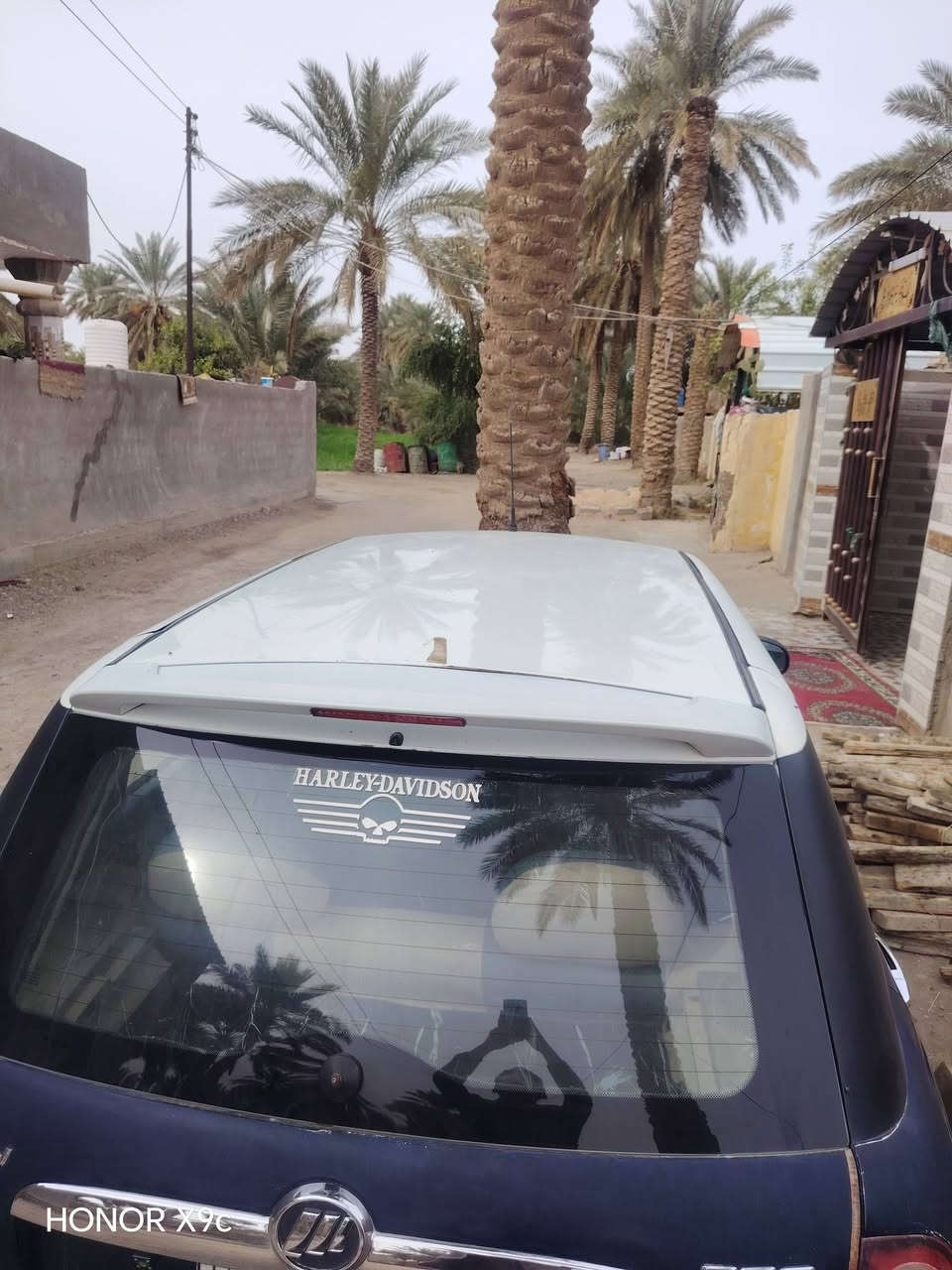 نيفان 2013 سياره فول نظيفه وجديده صبغه حزام سياره سانتا ثانويه سنه واحده مكان بابل  سياره نظيفه وجناي مكان باب المحاويل السعر 32 وبيها مجال ***********
