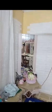 اثاث منزلي للبيع بحالة جيدة غرفة نوم تركية ٧ قطع بحالة ممتازة السعر ٩٠...
