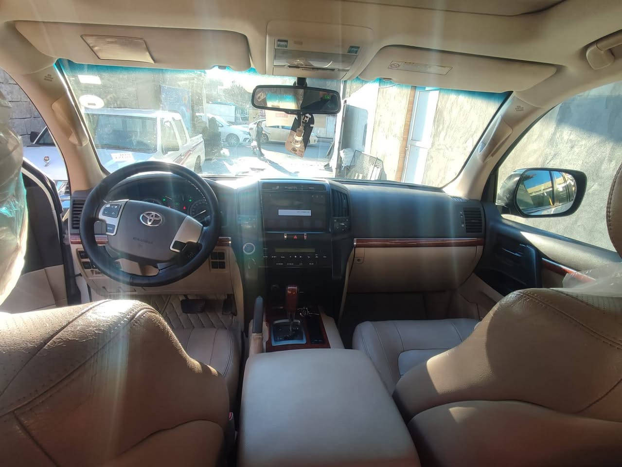 تۆیۆتا لاندکروز 2012 GXR فول مواسەفات
 سةفات نوك بو نوك بةشةرت
 بيبوياخ سةيارةيةكي زوررر
 جوانو باكة دينار مةسروفي نية
 سةنةوي تازة كيرو مةكينة بةشةرت  
166 هةزار روشتوة 

سعر لە کۆمێنت داوابکە ڕاستەخۆ بۆت دیت 📩 

گیرومەکینە بەشەرت زۆربەجوانی پاکی ماوە هیچ خەلەلیکی تیدا نییە 

ژمارەی خاوەنی 
***********
