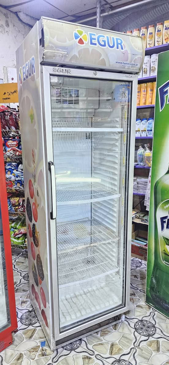 عارضات عمودية ووحده بطحيه 
سعر الوحده ٢٩٠ تبريد ونظافة فول
وموجودة دبل بابين سعرة ب ٥٩٠
للاستفسار 
***********
