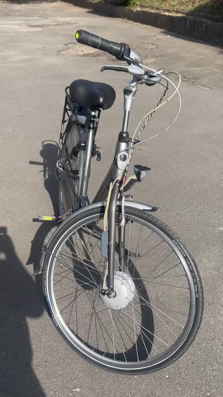 سلام عليكم للبيع دراجه Gazelle هولندية الصنع 7كير داخلي قياس 49Lباقي تفاصيل شاهد الفيديو 
السعر 400$معه الشحن كامل


**إذا كنت صاحب هذا الإعلان وتريد حذفه لأي سبب، رجاءا أرسل رسالة إلى الدعم الفني**